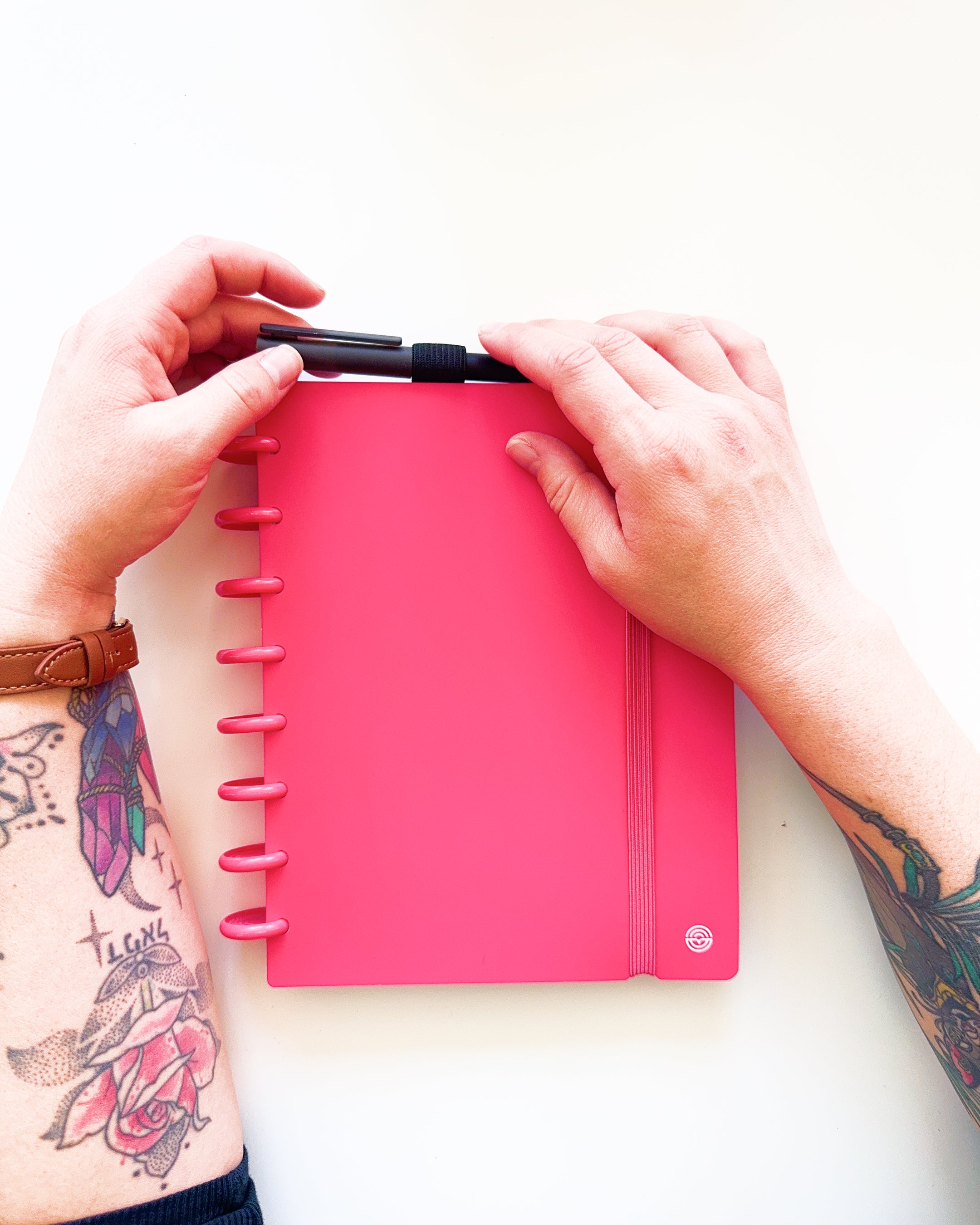 Porte-stylo adhésif